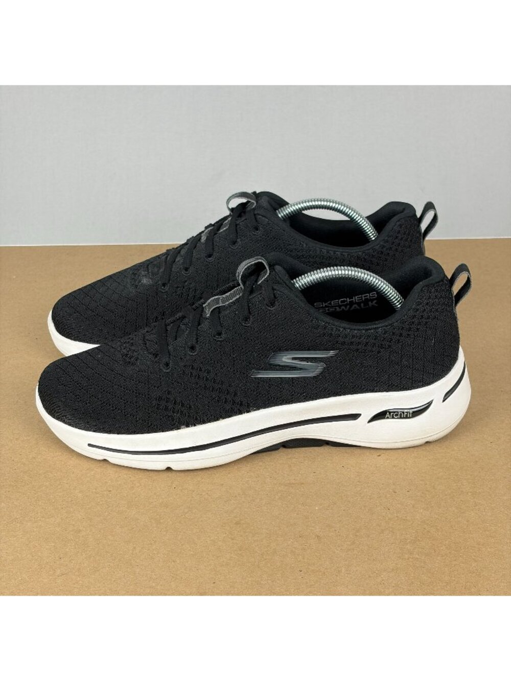 Skechers Go Walk Arch Fit Athletic Shoes Womens 8.5 Black White Memory Foam